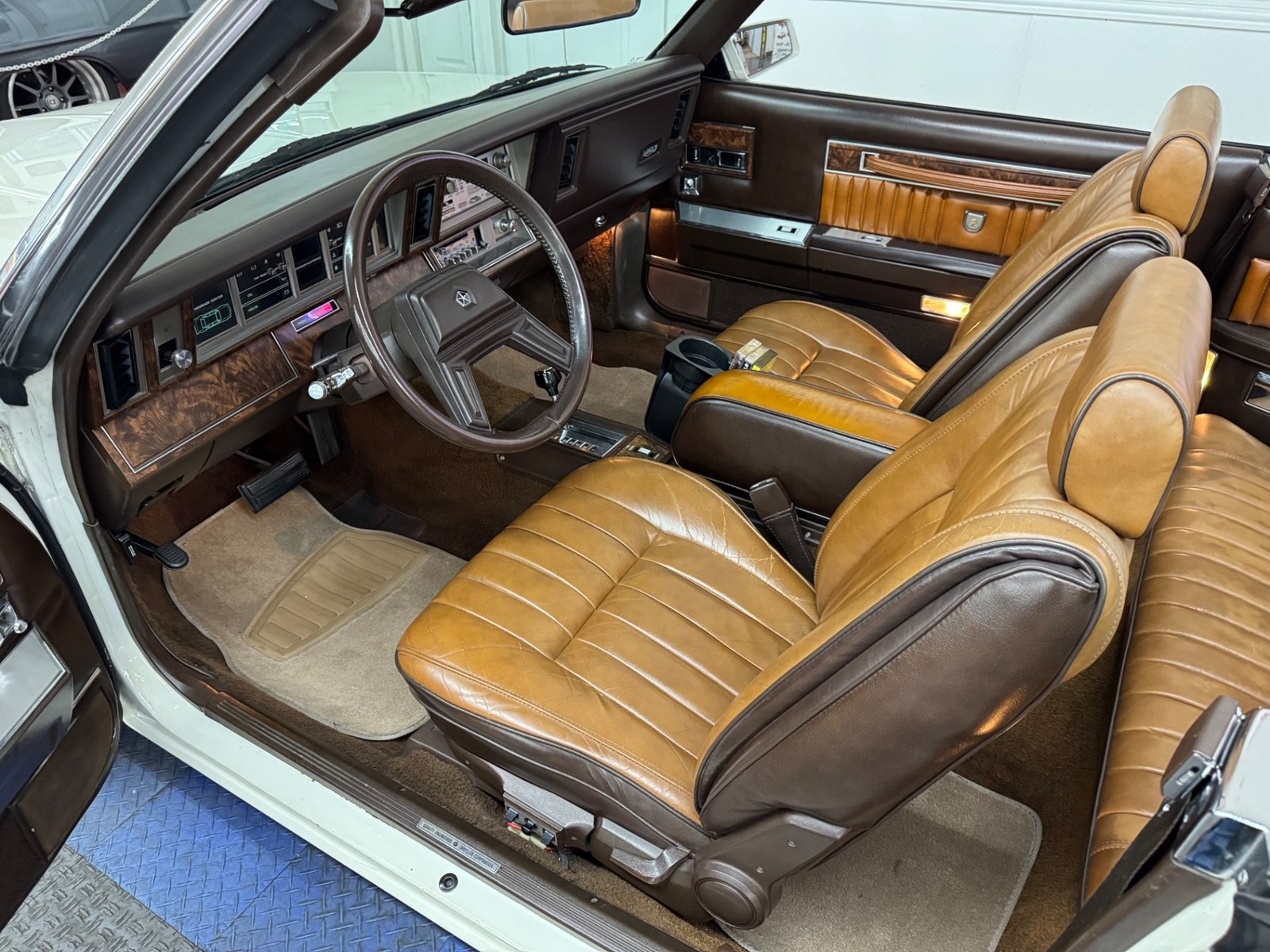 Chrysler-Le-Baron-1984-Convertible-16