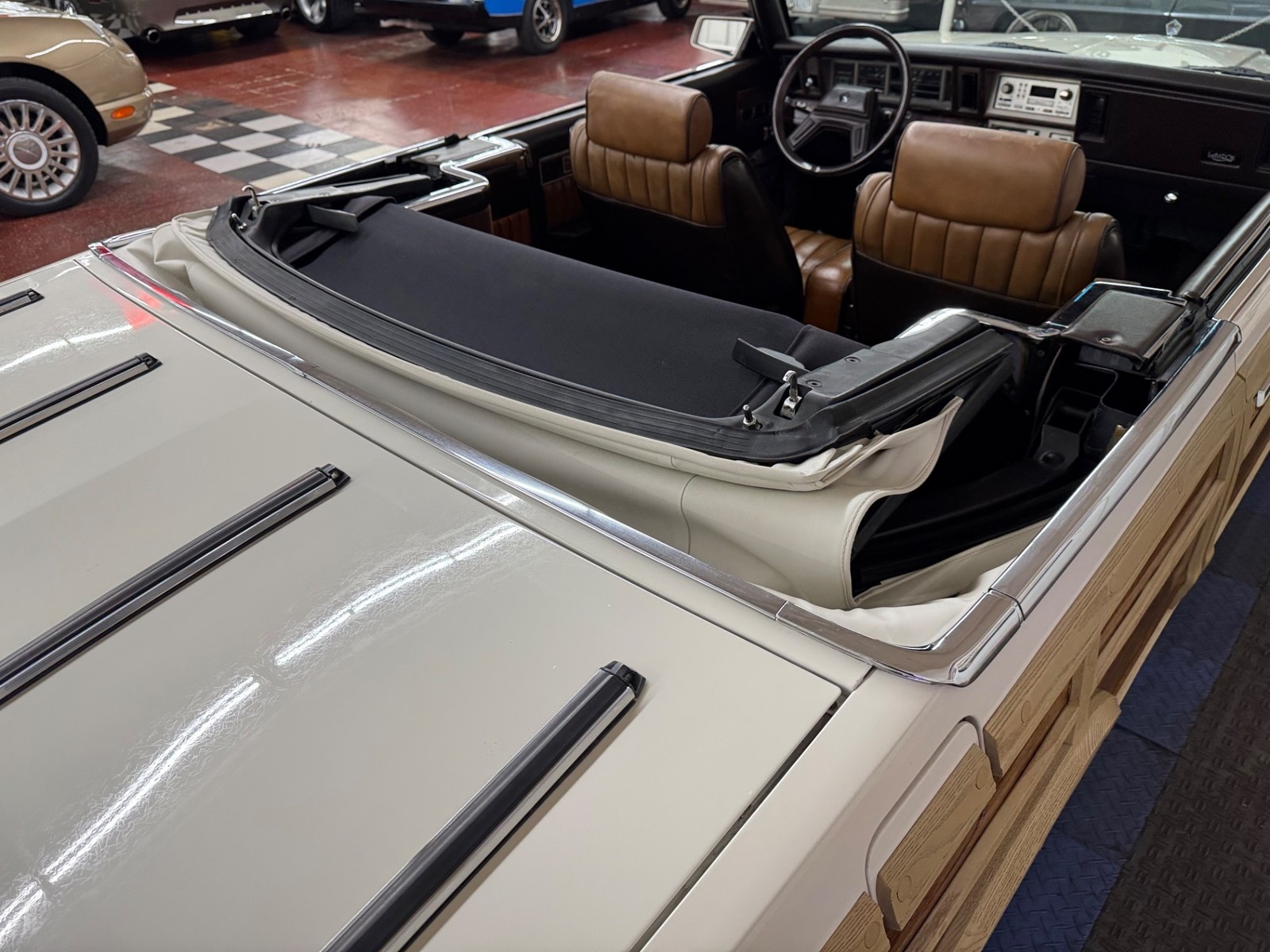 Chrysler-Le-Baron-1984-Convertible-21