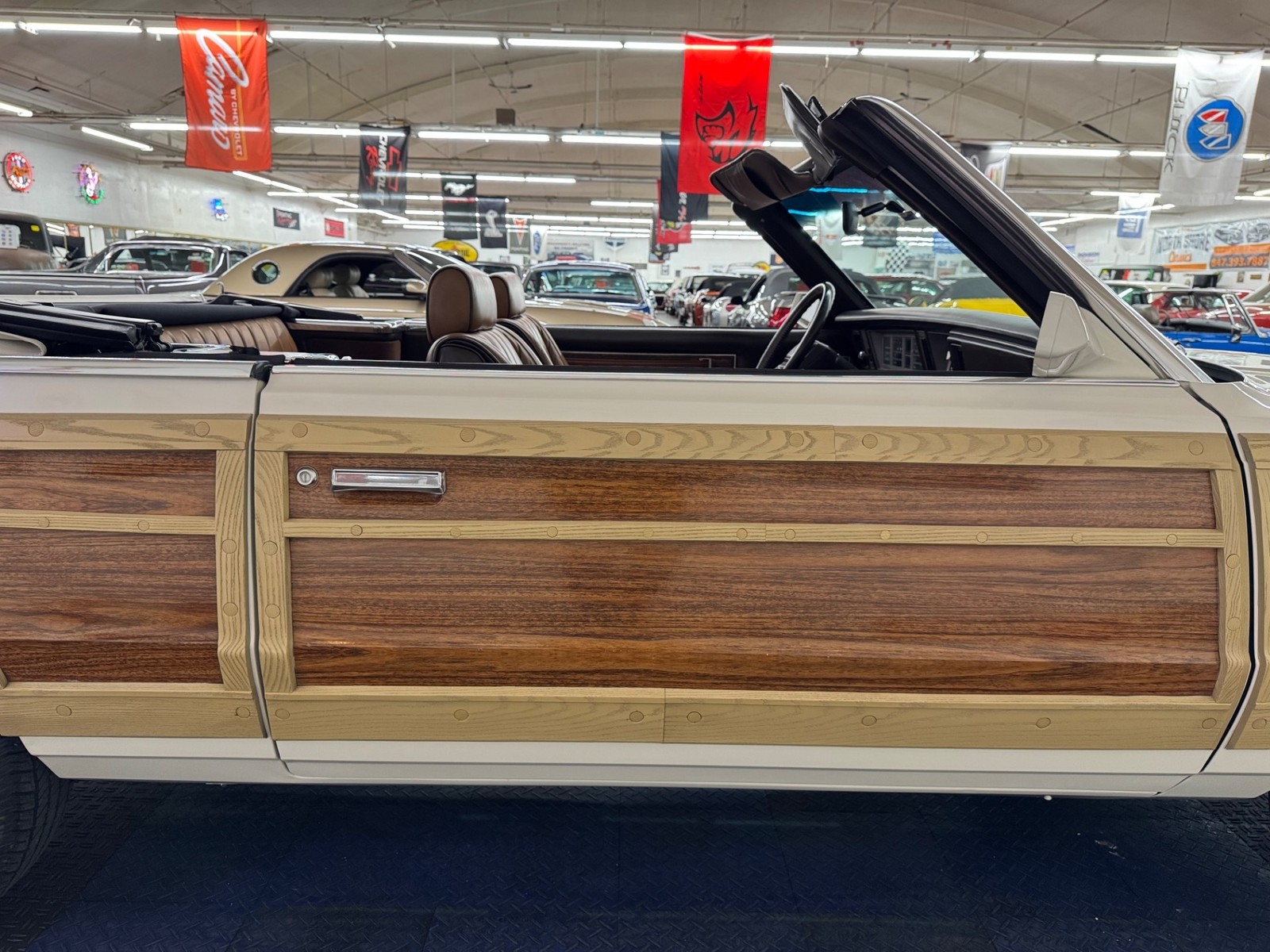Chrysler-Le-Baron-1984-Convertible-34