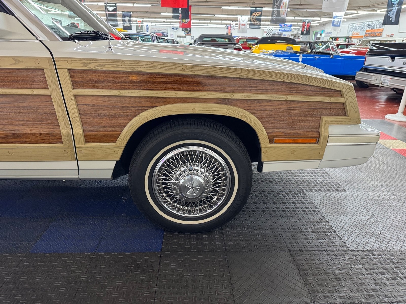 Chrysler-Le-Baron-1984-Convertible-35