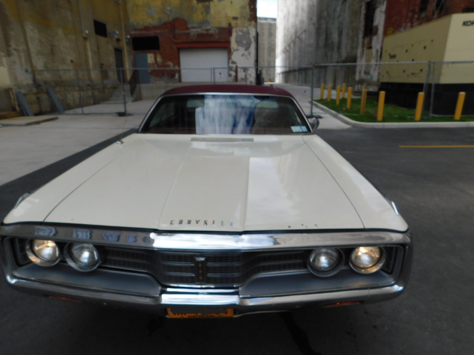 Chrysler-New-Yorker-1969-Sedan-16