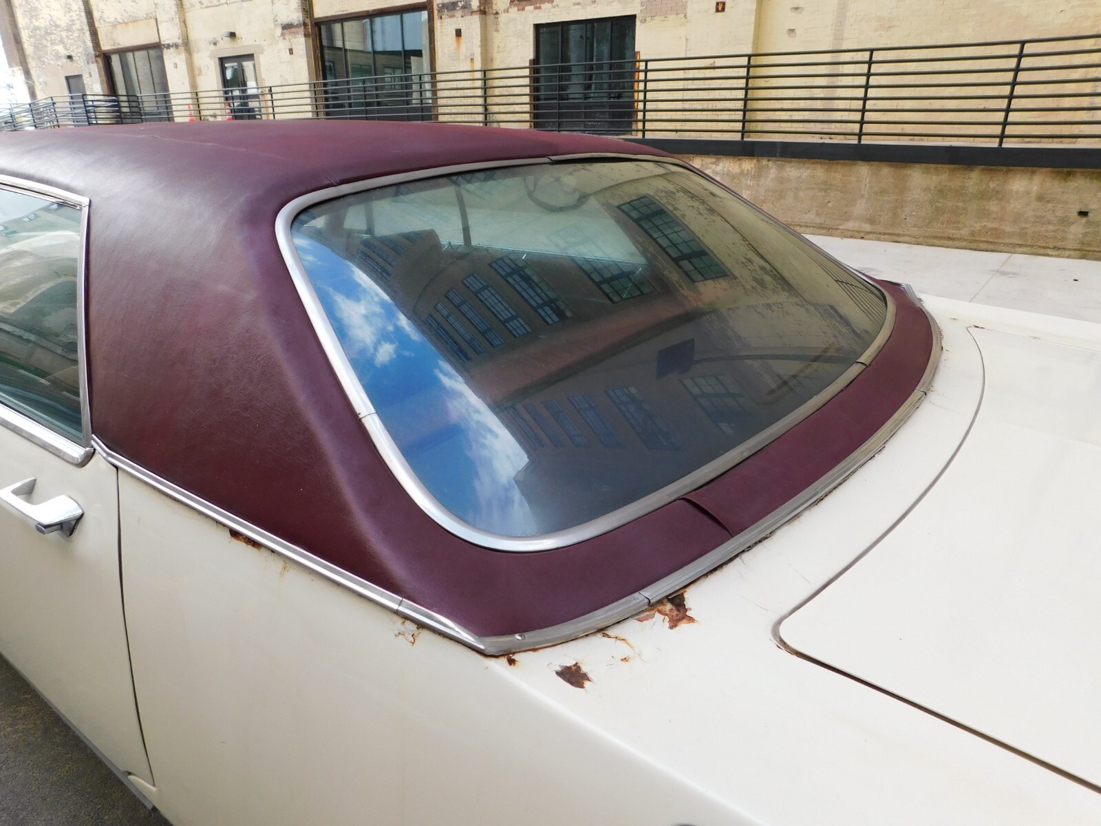 Chrysler-New-Yorker-1969-Sedan-7