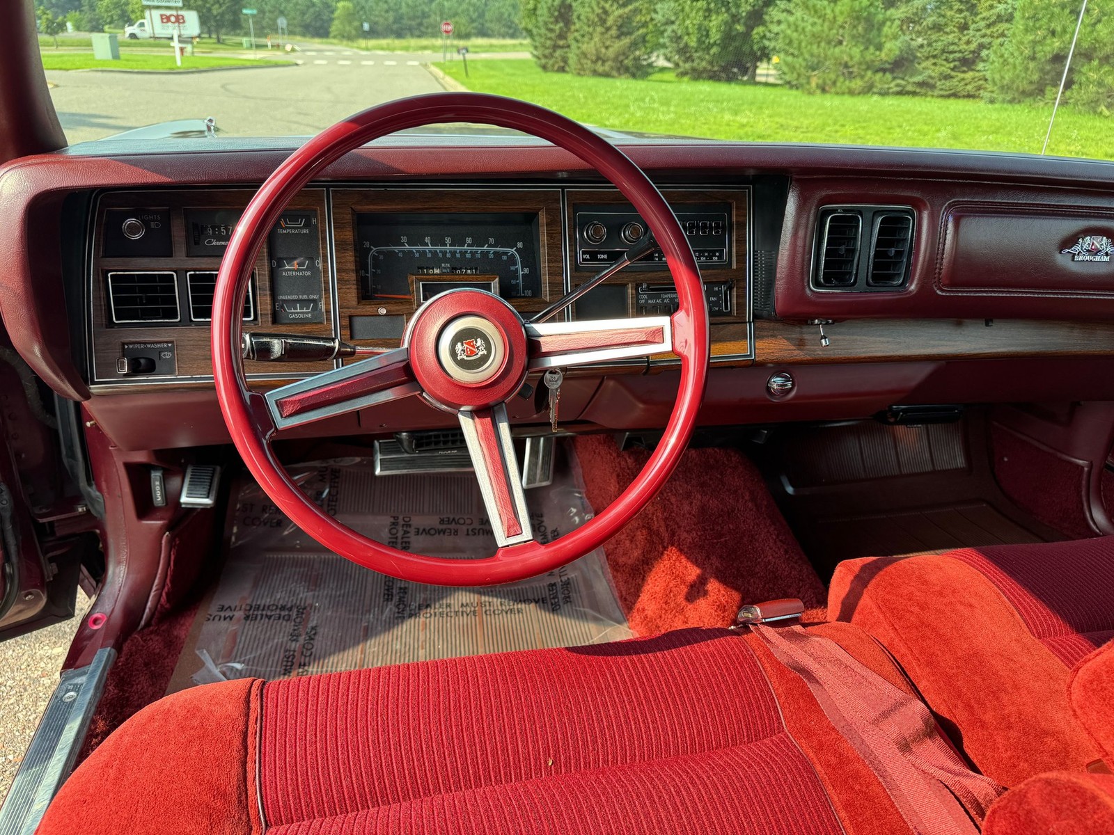 Chrysler-New-Yorker-Brougham-1977-Other-10