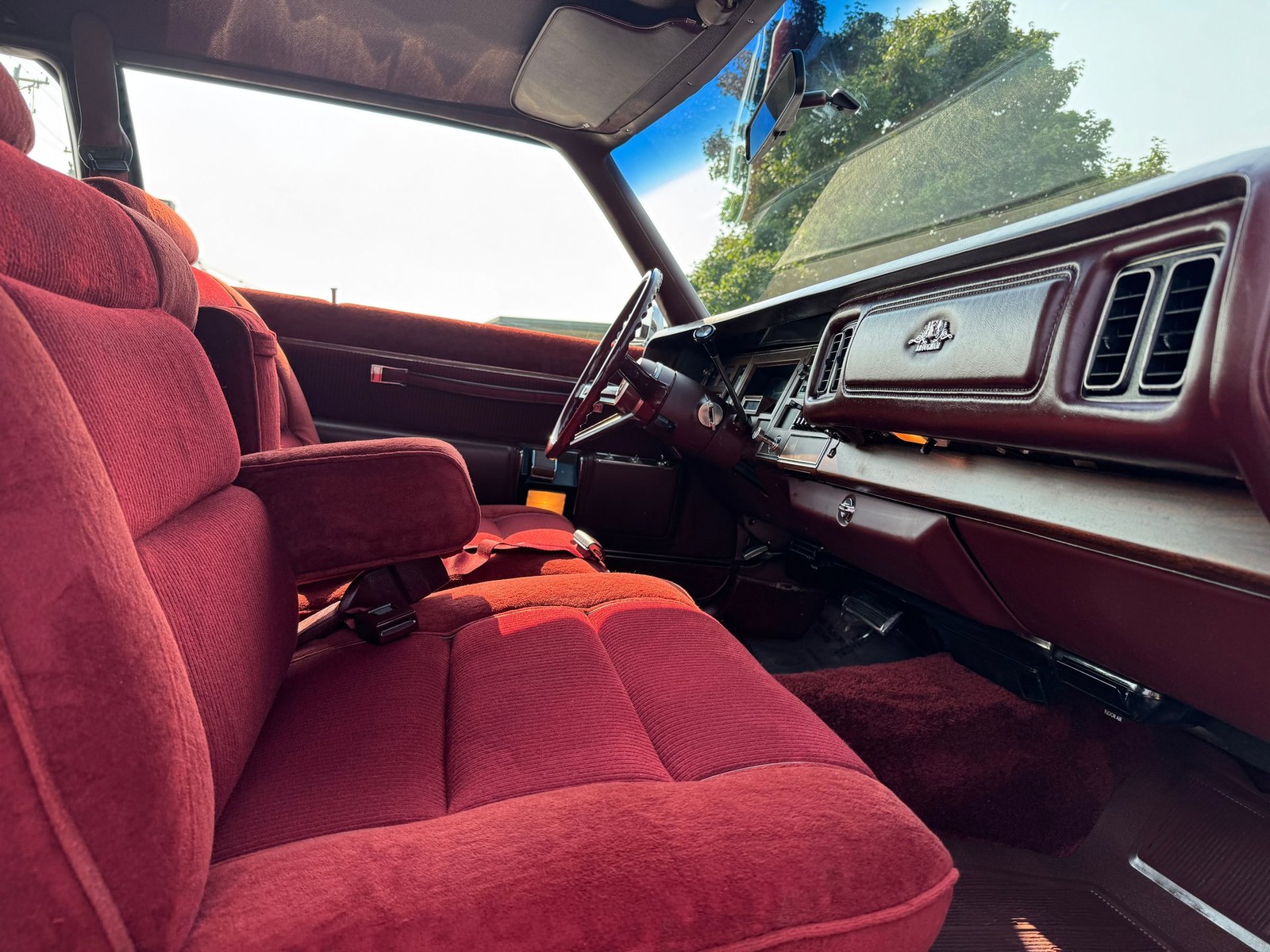 Chrysler-New-Yorker-Brougham-1977-Other-13