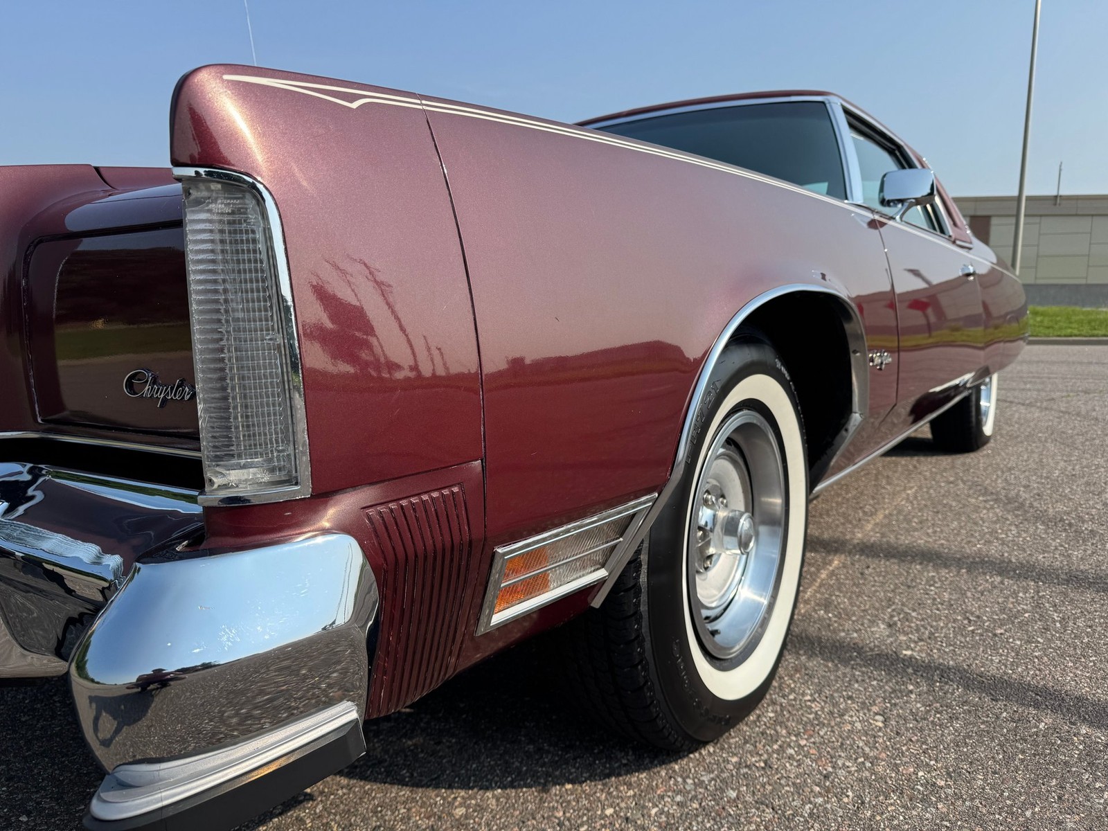 Chrysler-New-Yorker-Brougham-1977-Other-18
