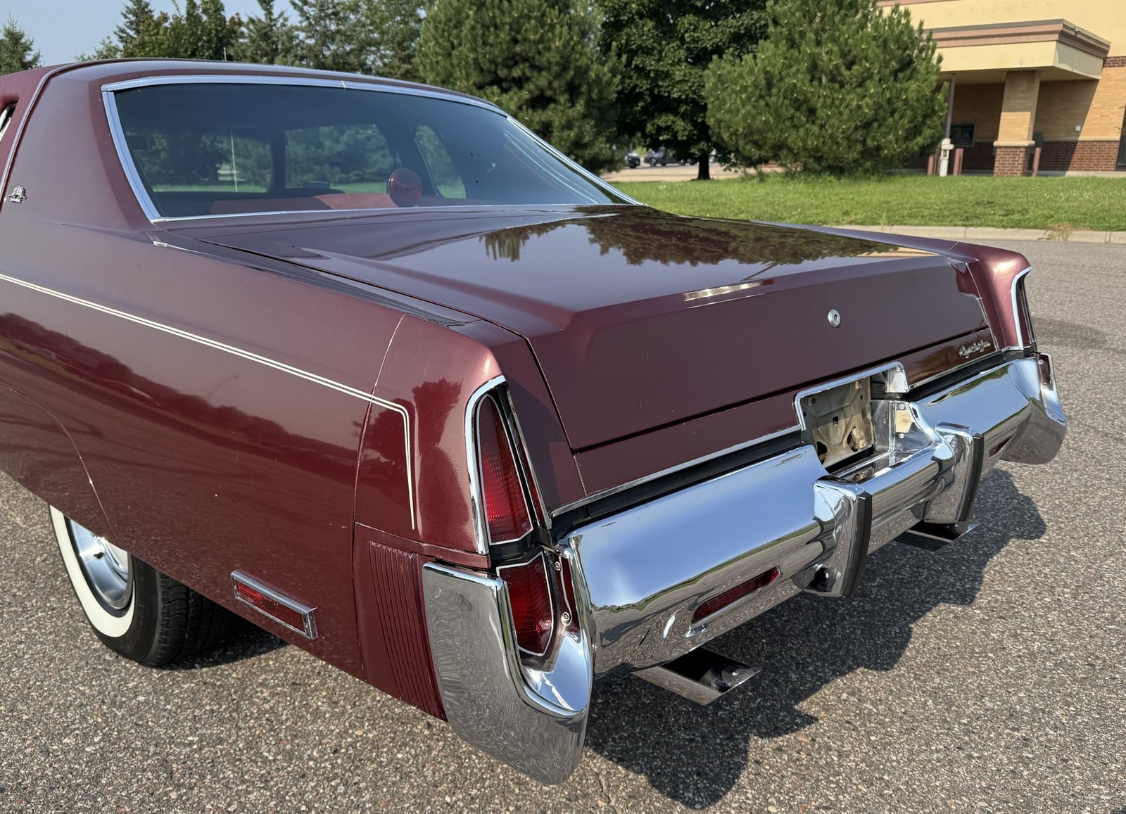 Chrysler-New-Yorker-Brougham-1977-Other-31