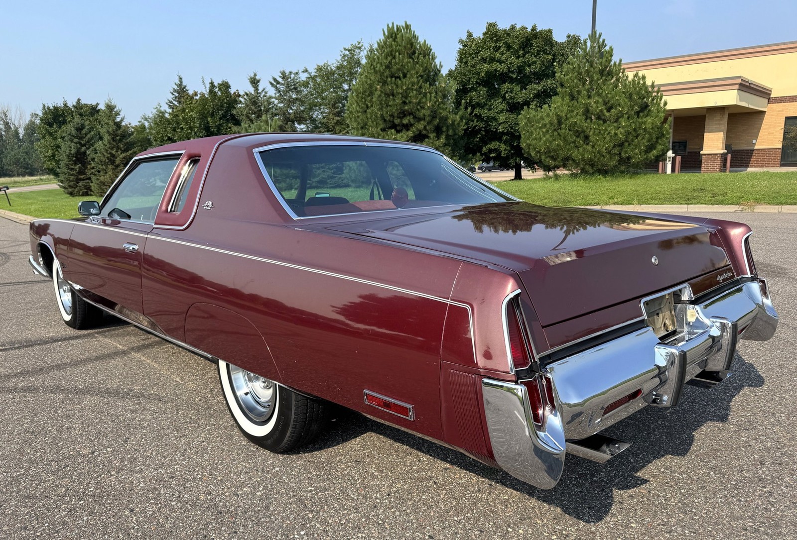 Chrysler-New-Yorker-Brougham-1977-Other-5