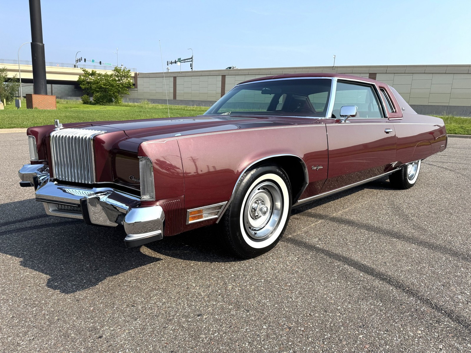 Chrysler-New-Yorker-Brougham-1977-Other-7