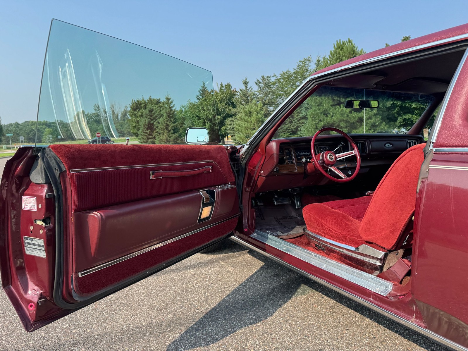 Chrysler-New-Yorker-Brougham-1977-Other-9