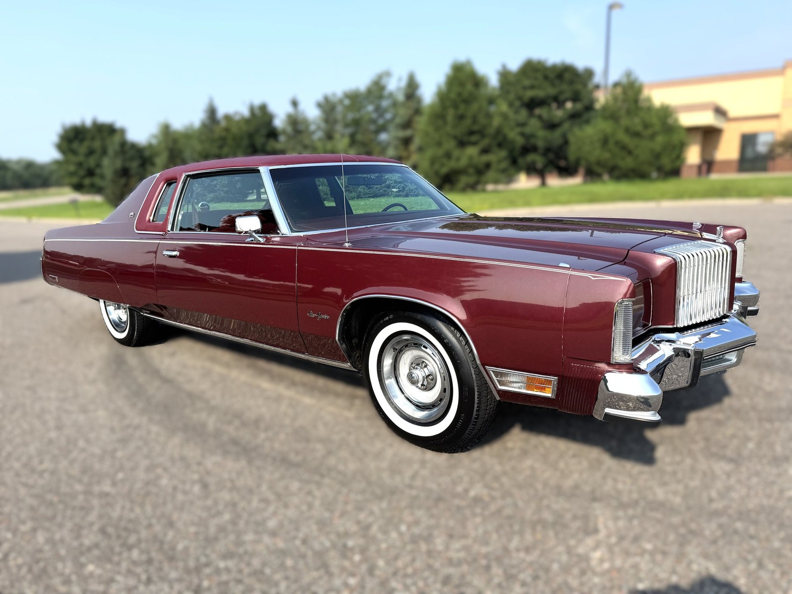 Chrysler-New-Yorker-Brougham-1977-Other
