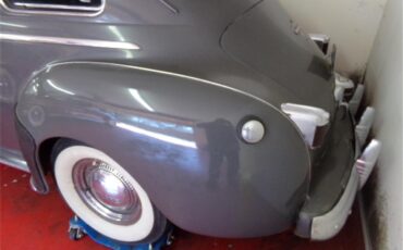 Chrysler-New-yorker-1941-Grey-2
