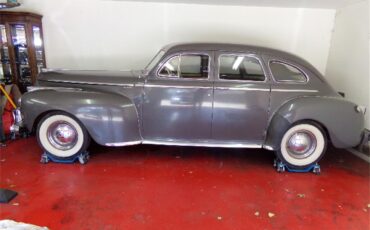 Chrysler-New-yorker-1941-Grey-5
