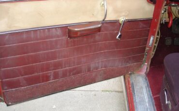 Chrysler-New-yorker-1948-Red-Red-10