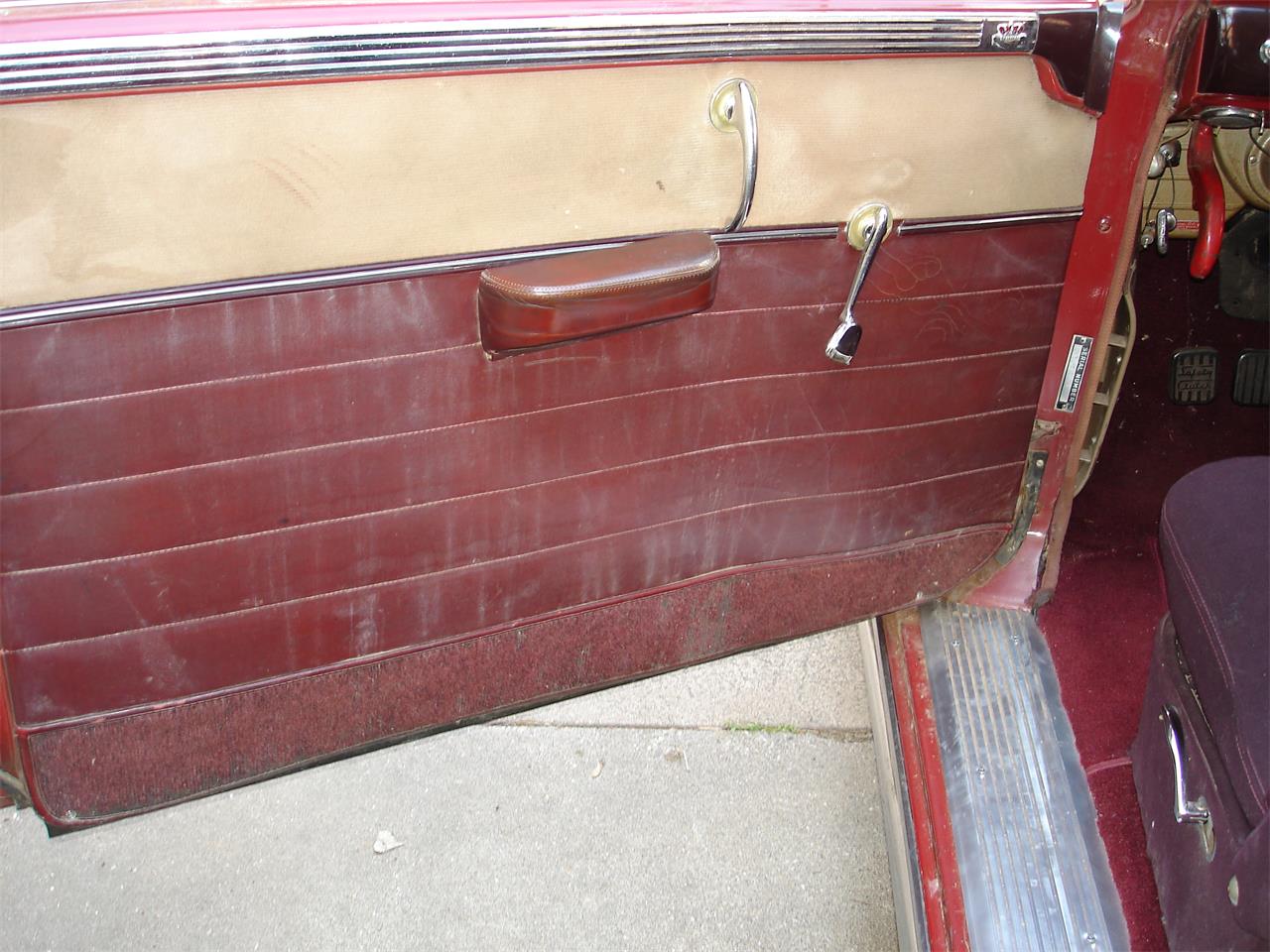 Chrysler-New-yorker-1948-Red-Red-10