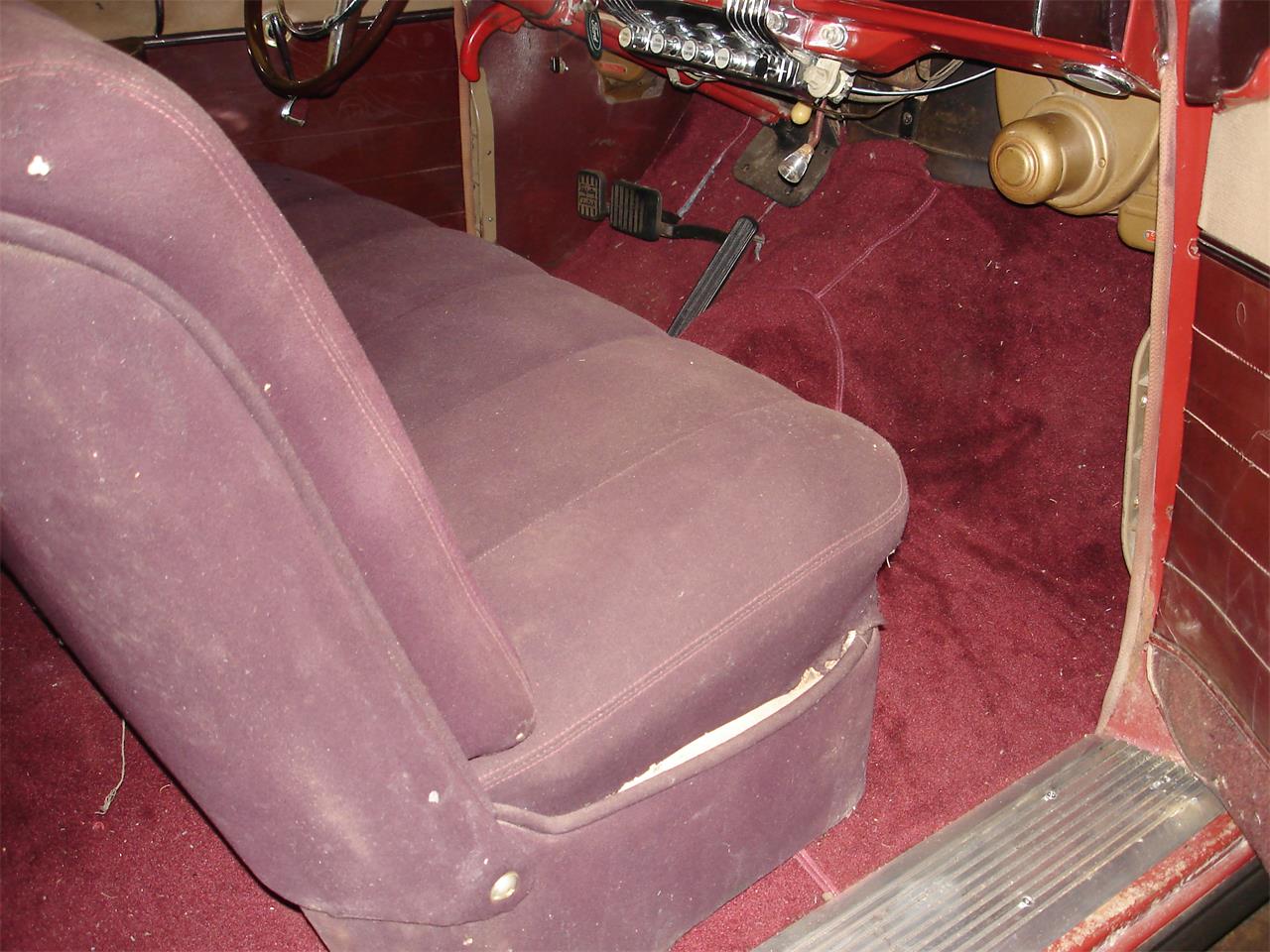 Chrysler-New-yorker-1948-Red-Red-15