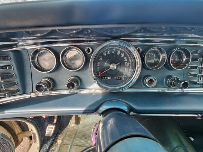 Chrysler-New-yorker-1964-Beige-Blue-3