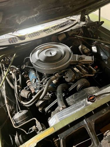 Chrysler-New-yorker-1970-Green-1