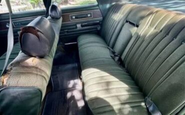 Chrysler-New-yorker-1970-Green-10