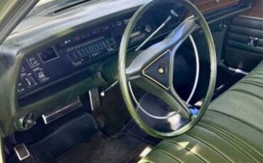 Chrysler-New-yorker-1970-Green-12