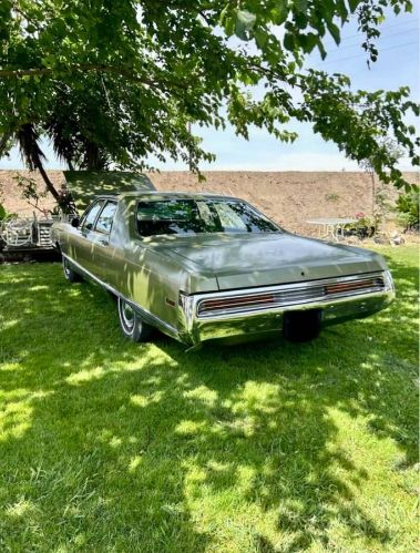 Chrysler-New-yorker-1970-Green-13