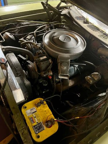 Chrysler-New-yorker-1970-Green-2