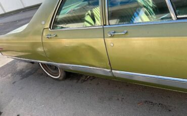 Chrysler-New-yorker-1970-Green-8