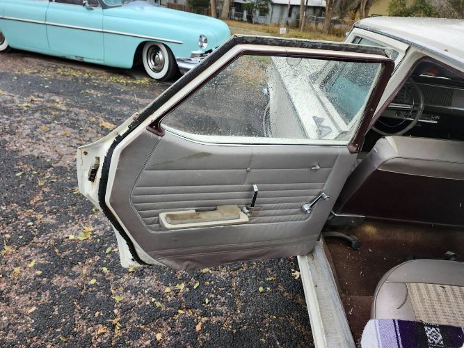 Chrysler-Newport-1964-White-3