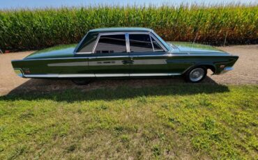 Chrysler-Newport-1966-Dark-Green-4