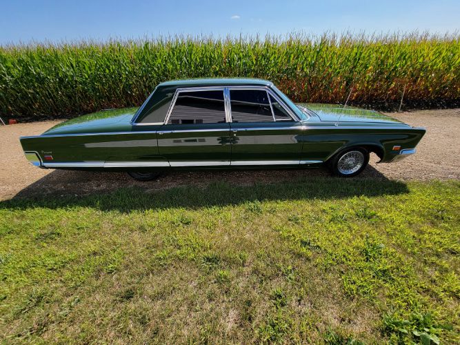 Chrysler-Newport-1966-Dark-Green-4