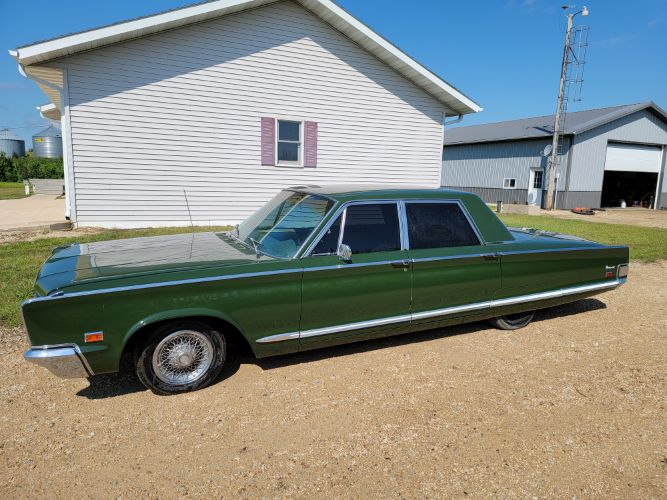 Chrysler-Newport-1966-Dark-Green-6