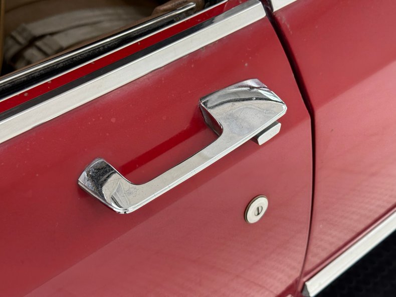 Chrysler-Newport-1969-Crimson-Saddle-33