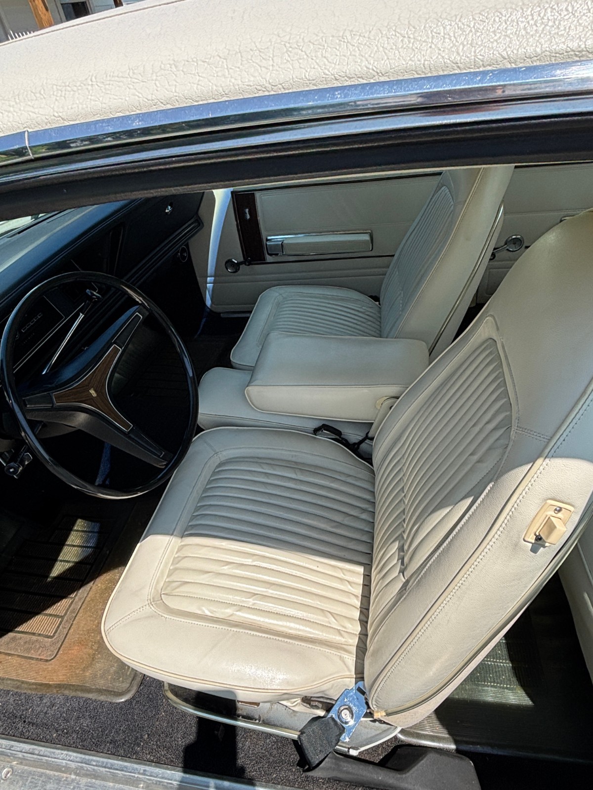 Chrysler-Newport-1973-Coupe-10