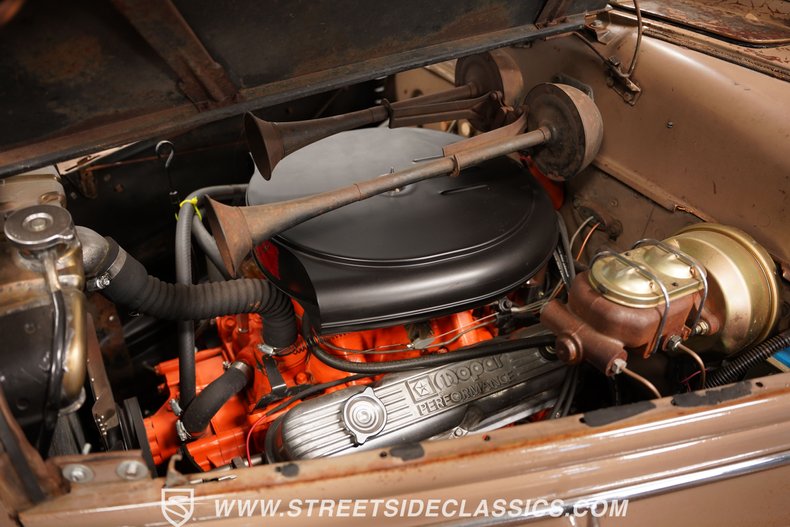Chrysler-Royal-1939-Brown-Tan-40