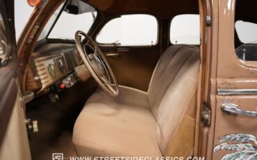 Chrysler-Royal-1939-Brown-Tan-5