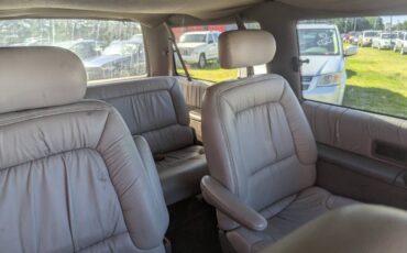 Chrysler-Town-and-Country-1994-Minivan-13