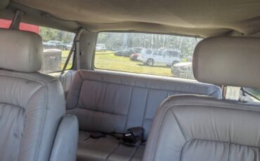 Chrysler-Town-and-Country-1994-Minivan-15
