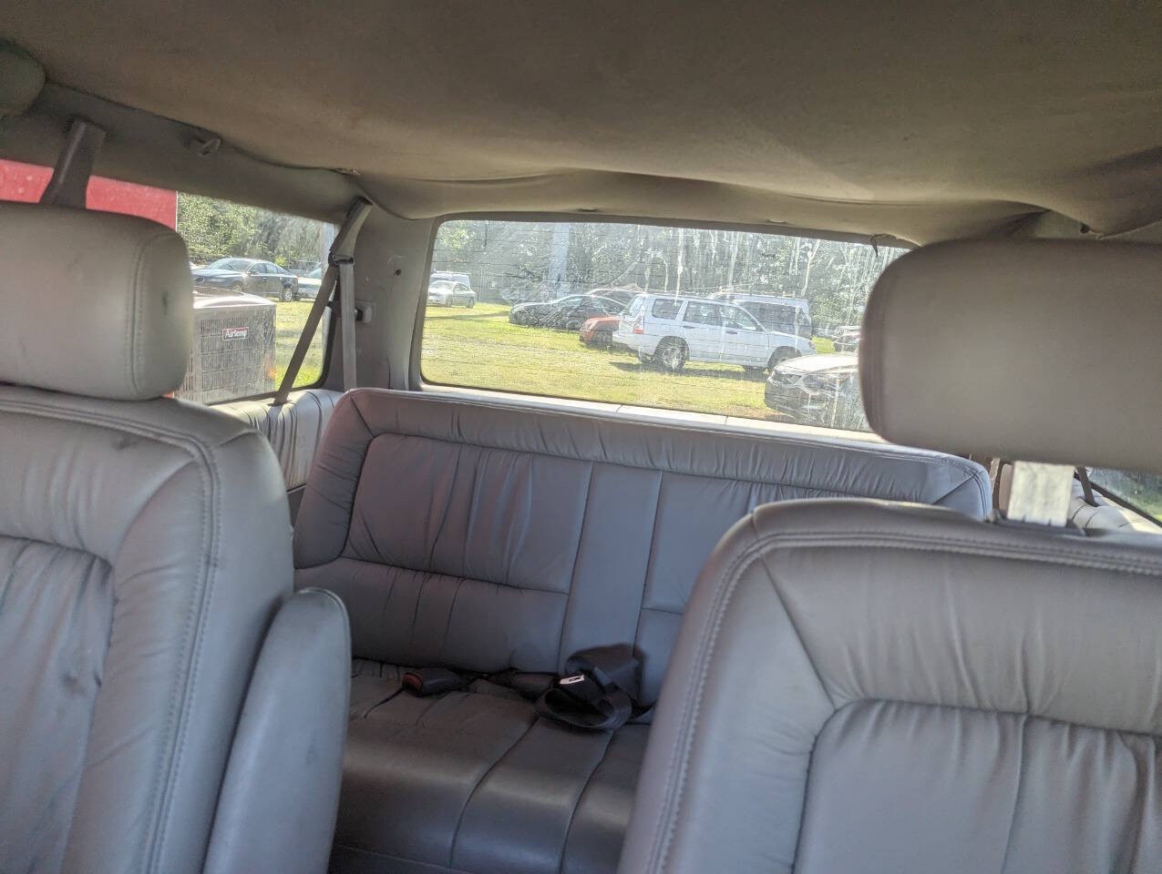 Chrysler-Town-and-Country-1994-Minivan-15