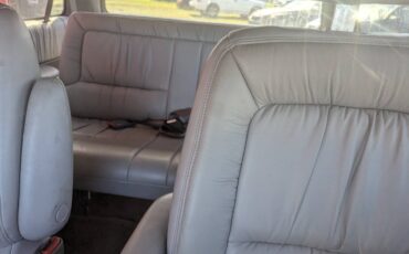 Chrysler-Town-and-Country-1994-Minivan-16