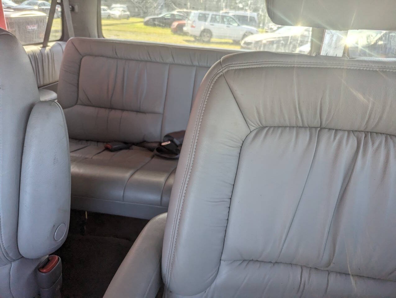 Chrysler-Town-and-Country-1994-Minivan-16