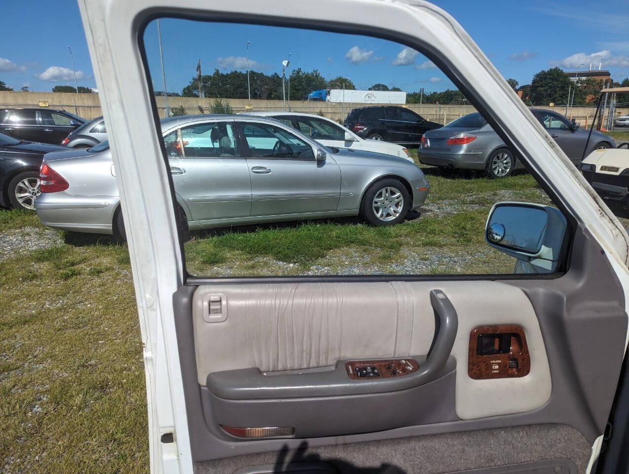 Chrysler-Town-and-Country-1994-Minivan-20