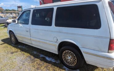 Chrysler-Town-and-Country-1994-Minivan-3