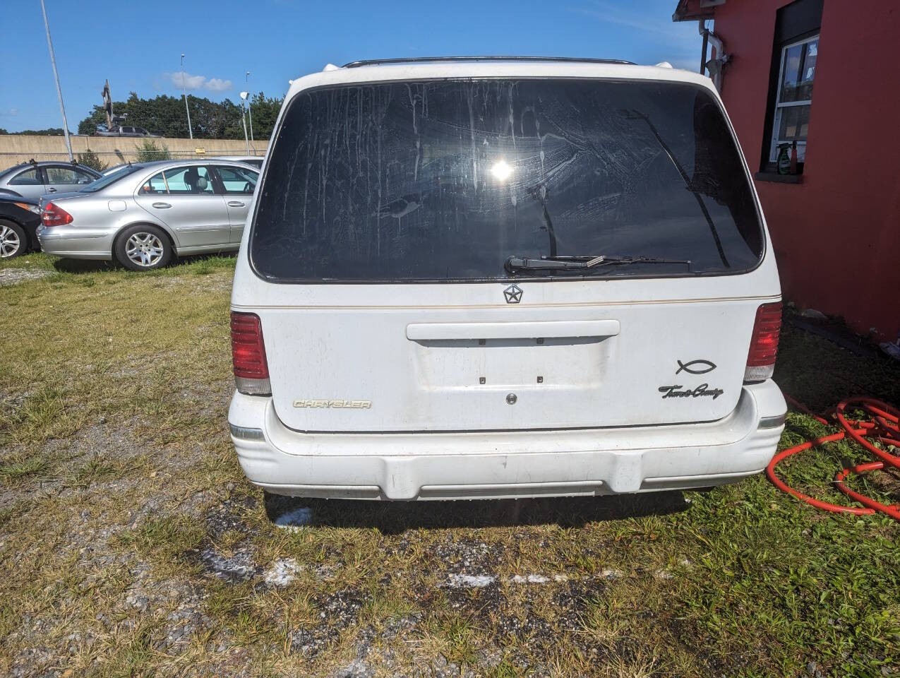 Chrysler-Town-and-Country-1994-Minivan-6