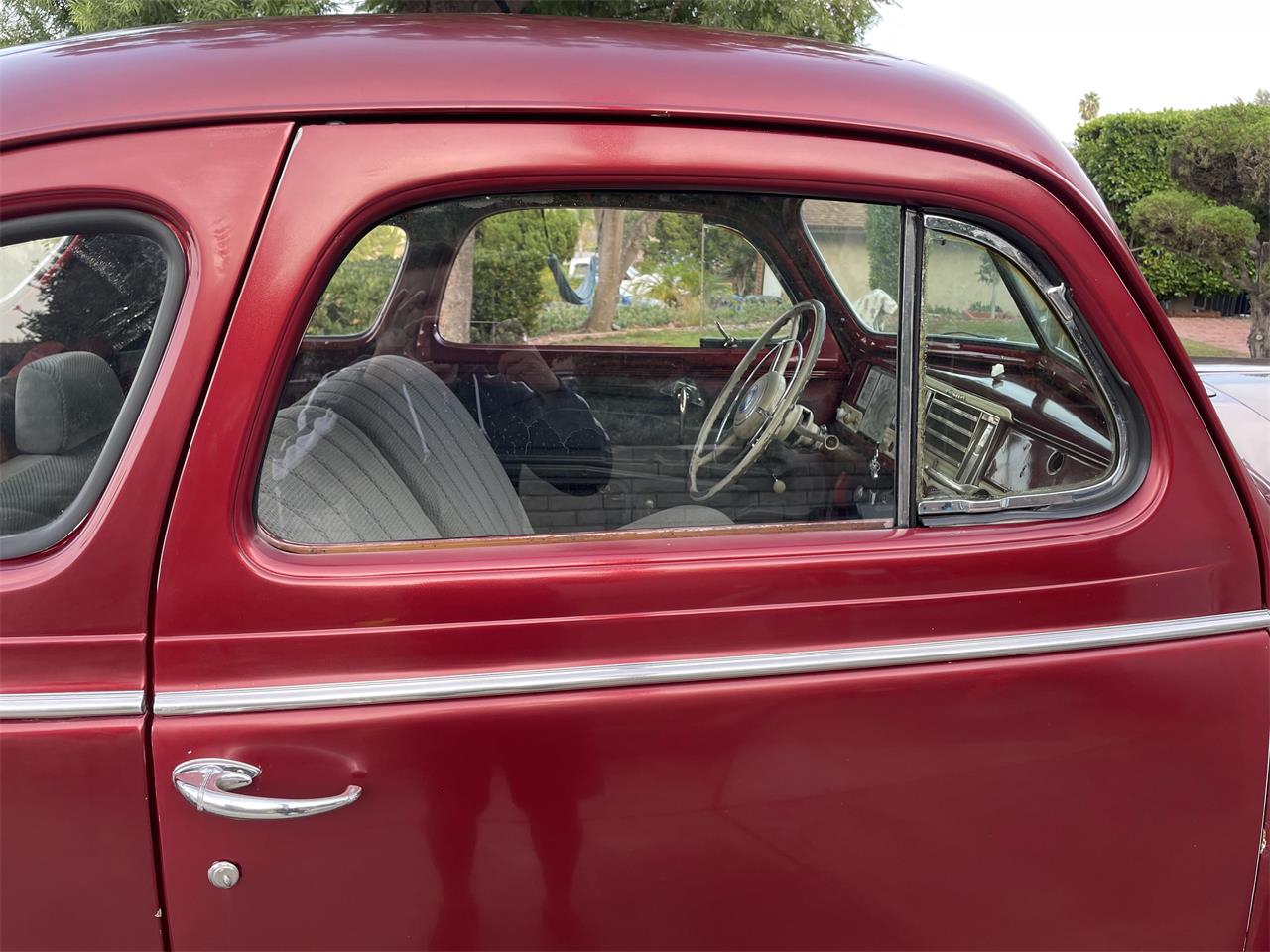 Chrysler-Windsor-1940-Burgandy-Gray-11