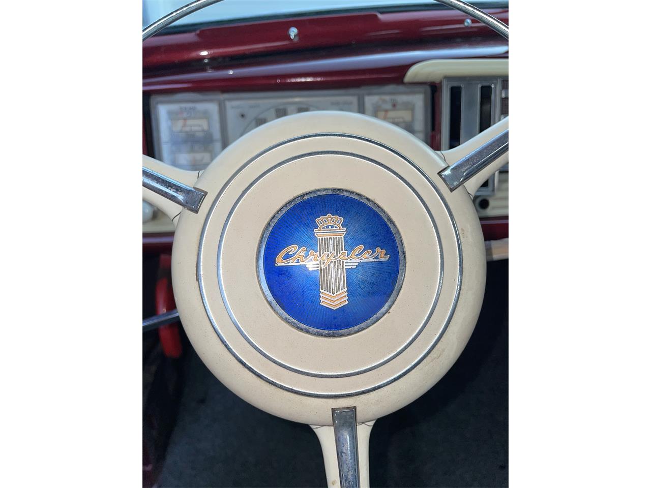 Chrysler-Windsor-1940-Burgandy-Gray-16