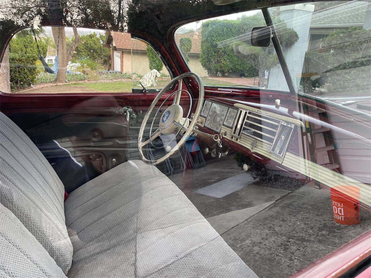 Chrysler-Windsor-1940-Burgandy-Gray-17