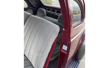 Chrysler-Windsor-1940-Burgandy-Gray-21