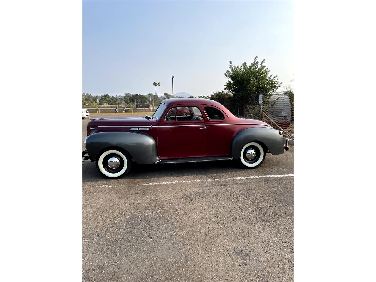 Chrysler-Windsor-1940-Burgandy-Gray-27