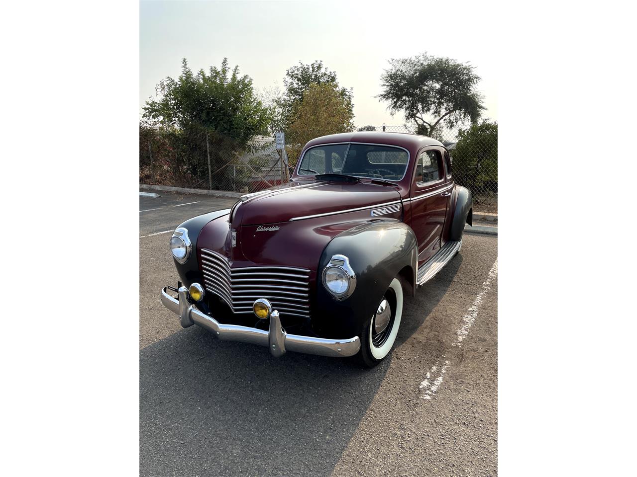 Chrysler-Windsor-1940-Burgandy-Gray-28