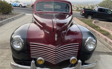 Chrysler-Windsor-1940-Burgandy-Gray-3