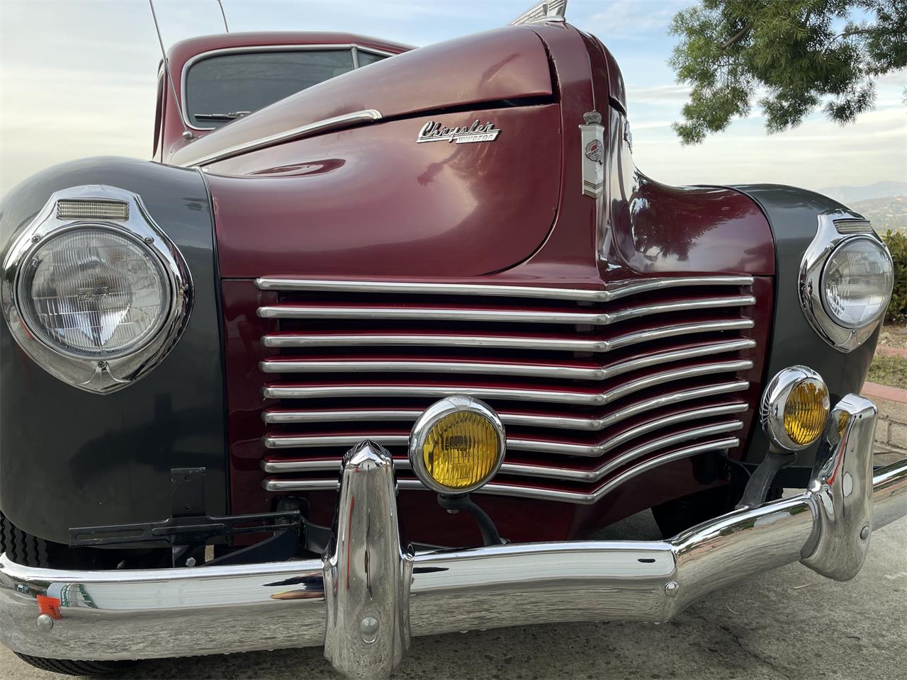 Chrysler-Windsor-1940-Burgandy-Gray-31